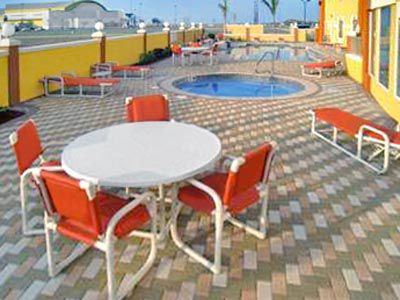 Super 8 By Wyndham Hidalgo/Mcallen Area エクステリア 写真